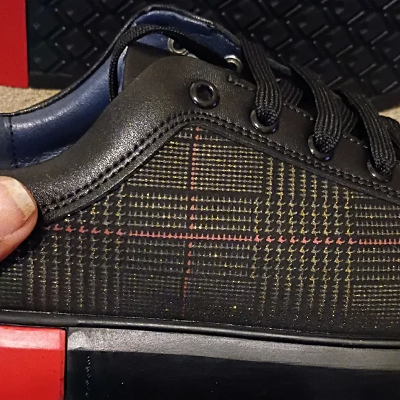 Black and Red Men's Sneakers - Picture 5 of 7